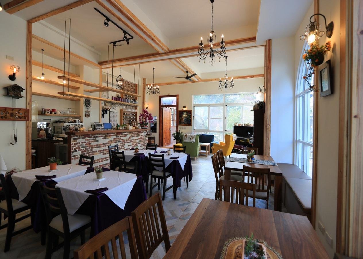 La Fleur Bnb & Restaurant Хенгчун Экстерьер фото